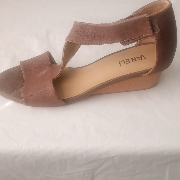 Vaneli Sandals - Picture 5 of 7